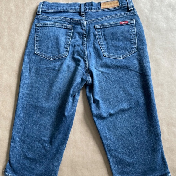 Capris length Jeans.  Made in Canada size 28 - Picture 9 of 11